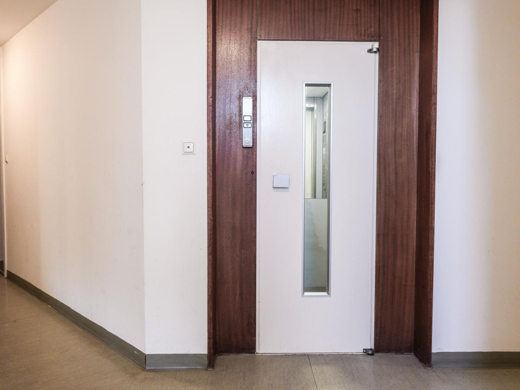 Spacious Apartments With View & Free Parking Wiener Neustadt Exterior foto